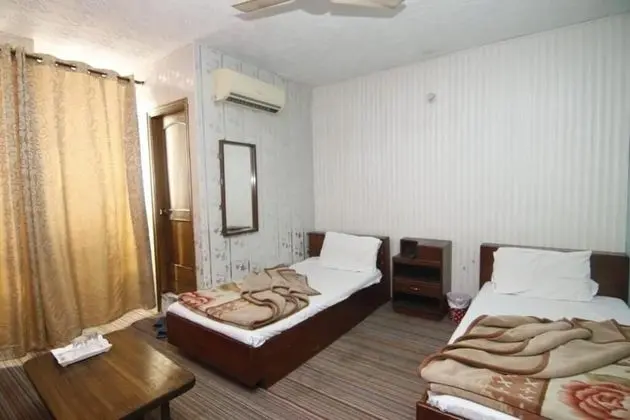 Standard Tek Büyük veya İki Ayrı Yataklı Oda