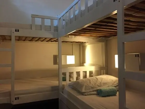 Oda (4 Beds, Private)