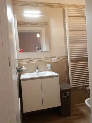 Tek Büyük Yataklı Oda, Balkon, Şehir Manzaralı (Left side)