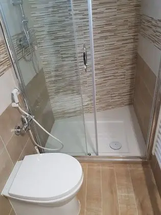 Tek Büyük Yataklı Oda, Balkon, Şehir Manzaralı (Right side)
