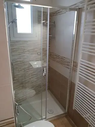 Tek Büyük Yataklı Oda, Balkon, Şehir Manzaralı (Right side)