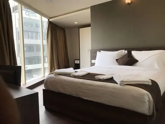 Premier Tek Büyük veya İki Ayrı Yataklı Oda, 1 Yatak Odası, Sigara İçilebilir, Şehir Manzaralı