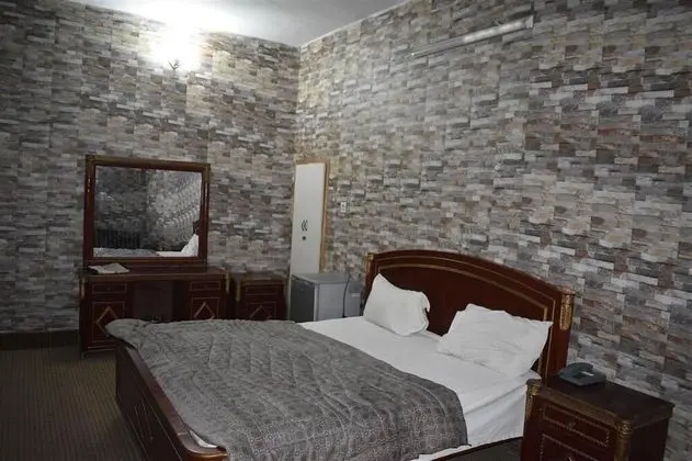 Üç Kişilik Oda