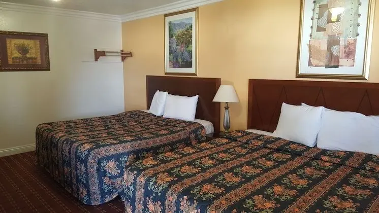 Deluxe King Room, 2 King Beds, Non-Smoking