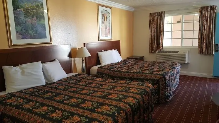 Deluxe King Room, 2 King Beds, Non-Smoking