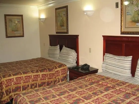 Deluxe King Room, 2 King Beds, Non-Smoking