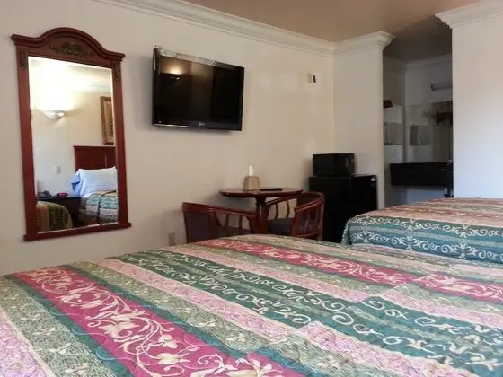 Deluxe King Room, 2 King Beds, Non-Smoking