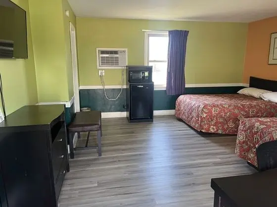 Tek Büyük Yataklı Oda, 2 Çift Kişilik Yatak, Zemin Kat