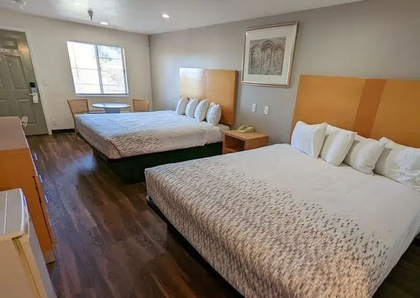Double room with 2 King beds - Non Smoking