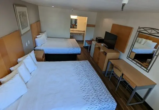 Double room with 2 King beds - Non Smoking