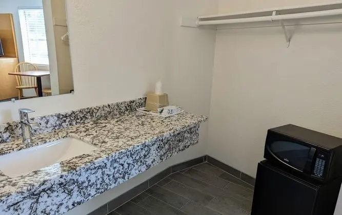 Double room with 2 King beds - Non Smoking