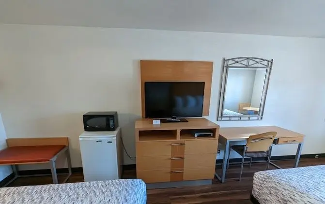 Double room with 2 King beds - Non Smoking