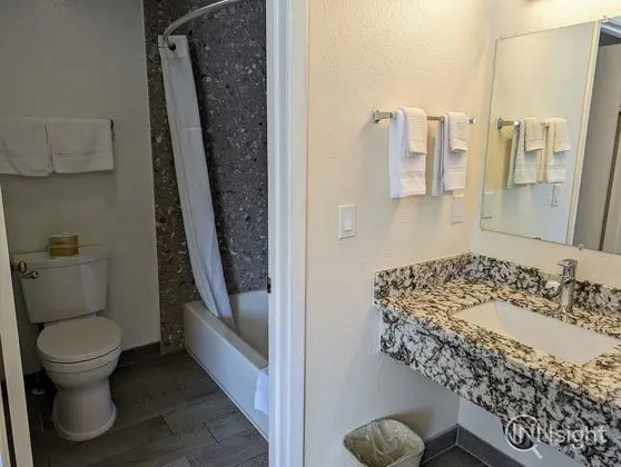 Double room with 2 King beds - Non Smoking