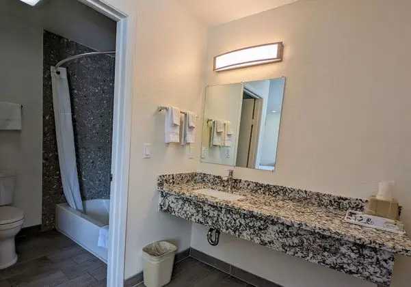 Double room with 2 King beds - Non Smoking