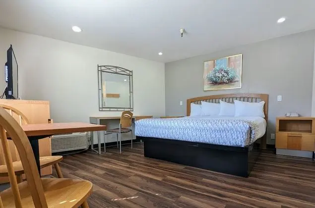 Suite with 1 King bed - Non Smoking