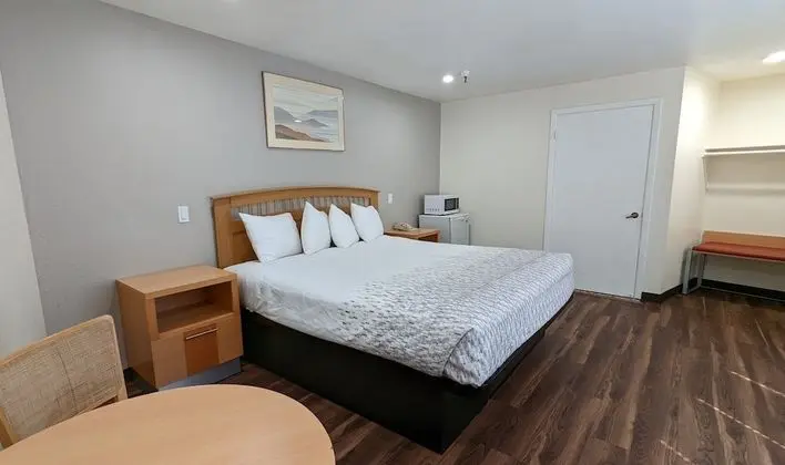 Suite with 1 King bed - Non Smoking