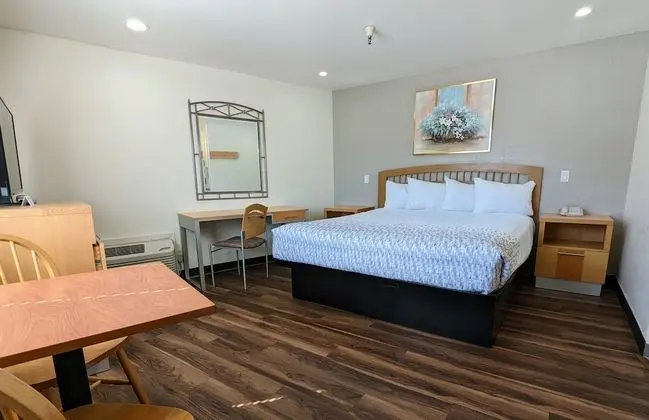 Suite with 1 King bed - Non Smoking