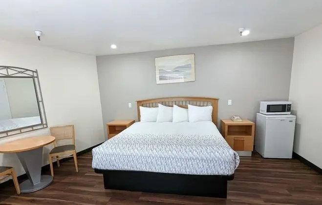 Suite with 1 King bed - Non Smoking