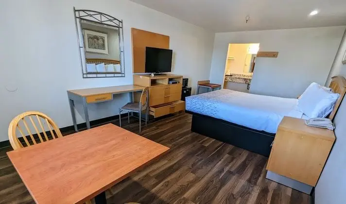 Suite with 1 King bed - Non Smoking