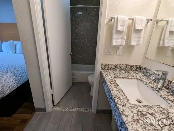 Suite with 1 King bed - Non Smoking