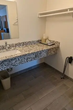 Suite with 1 King bed - Non Smoking