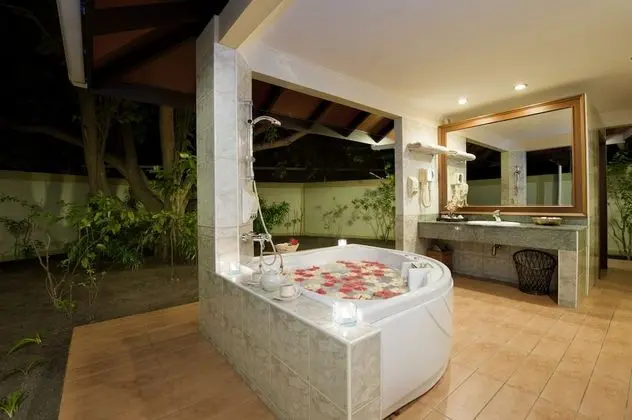 Superior Süit, Birden Çok Yatak (Two Bedroom Beach Pool Residence)