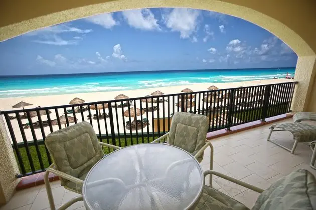 Suit Beach Front