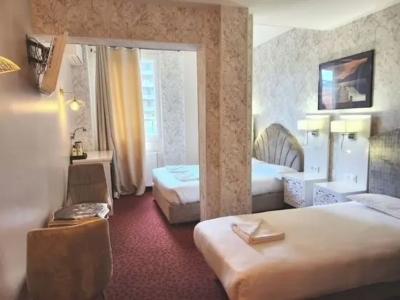 Deluxe Üç Kişilik Oda