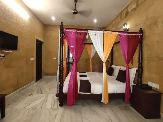 Deluxe Tek Büyük Yataklı Oda