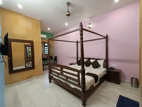 Deluxe Tek Büyük Yataklı Oda