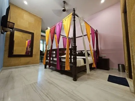 Deluxe Tek Büyük Yataklı Oda