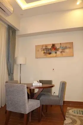 Tek Büyük veya İki Ayrı Yataklı Oda (Side Sea View and Garden View)