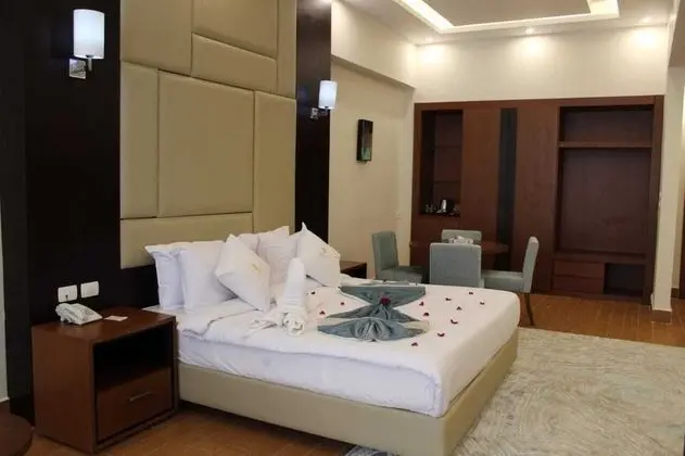Tek Büyük Yataklı Oda, Şehir Manzaralı
