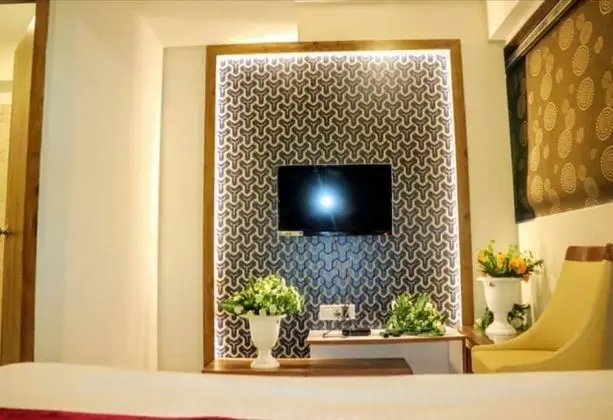 Luxury Oda