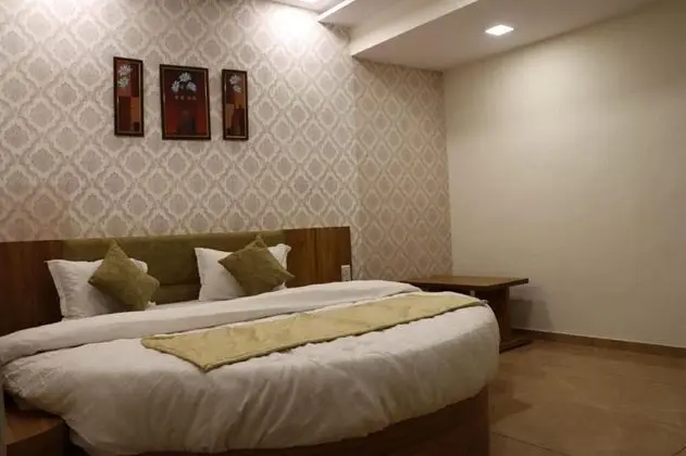 Luxury Oda