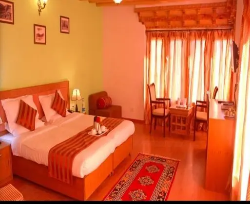 Deluxe Tek Büyük Yataklı Oda, 1 Çift Kişilik Yatak, Sigara İçilmez, Tepe Manzaralı