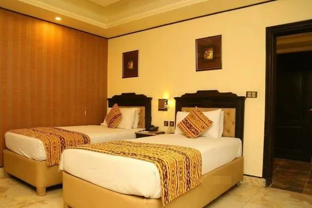 Deluxe Tek Büyük veya İki Ayrı Yataklı Oda, 2 Yatak Odası, Sigara İçilebilir, Şehir Manzaralı