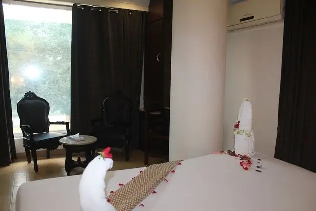Deluxe Tek Büyük veya İki Ayrı Yataklı Oda, 2 Yatak Odası, Sigara İçilebilir, Şehir Manzaralı