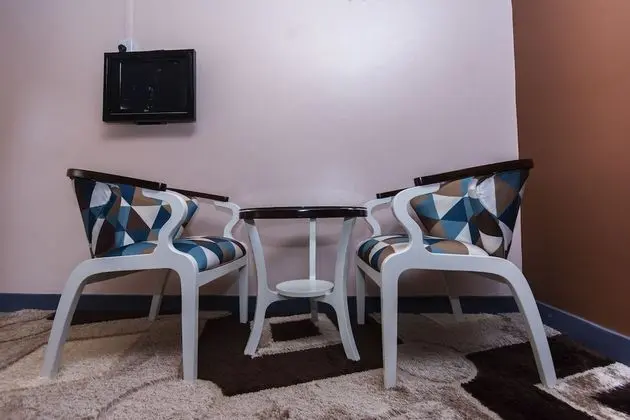 Deluxe Tek Büyük Yataklı Oda, Bahçe Manzaralı, Zemin Kat