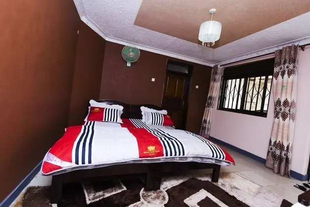 Deluxe Tek Büyük Yataklı Oda, Bahçe Manzaralı, Zemin Kat