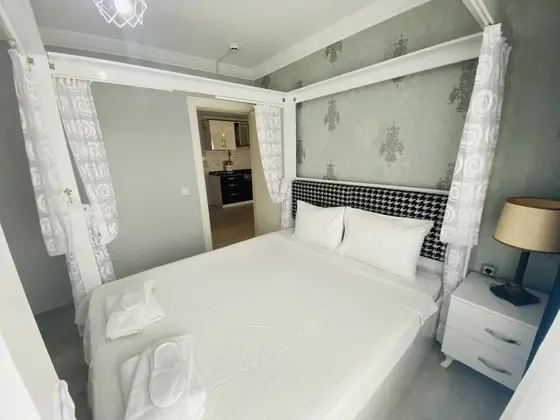 Havuz Manzarali Comfort Deluxe Oda