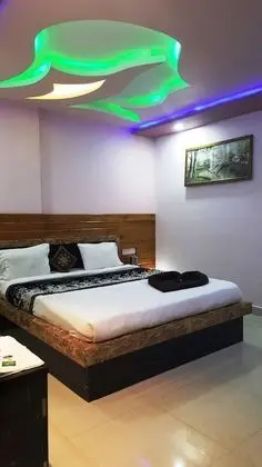 Luxury Oda