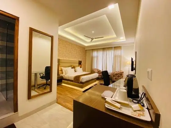 Luxury Oda