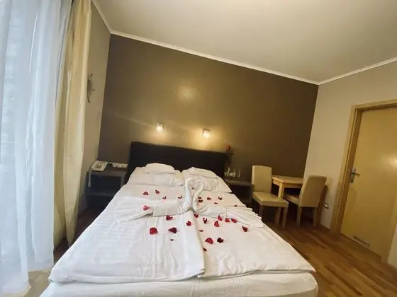 Standard Oda, Göl Manzaralı