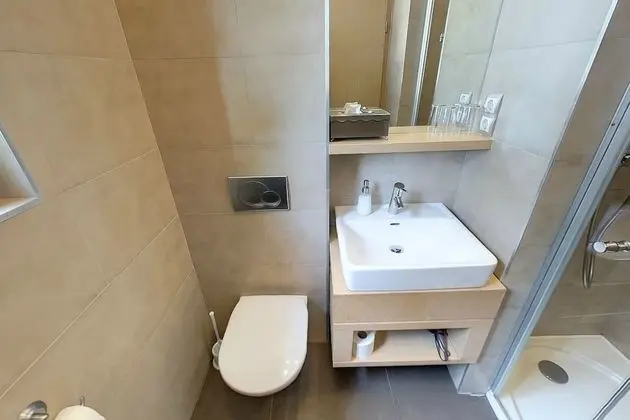 Standard Oda, Göl Manzaralı