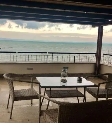 Standard Oda, Göl Manzaralı