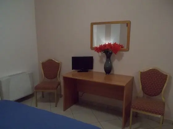 Büyük Yataklı Tek Kişilik Oda (with balcony)