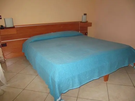 Üç Kişilik Oda (with balcony)