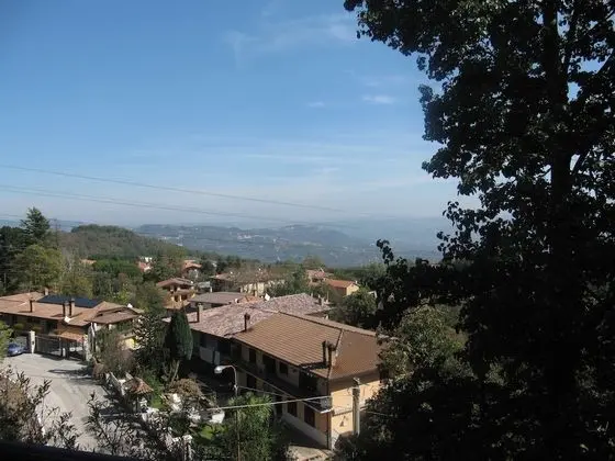 Üç Kişilik Oda (with balcony)