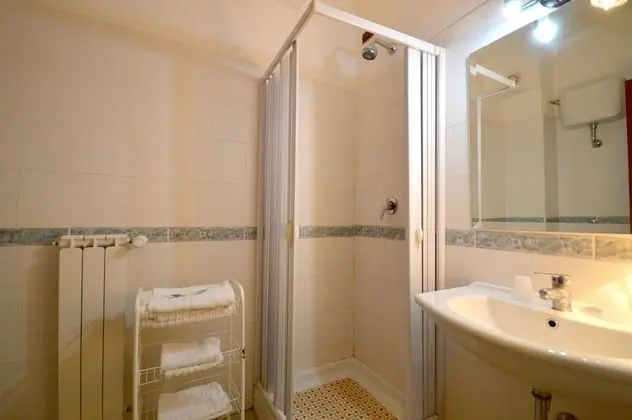 Üç Kişilik Oda (with balcony)